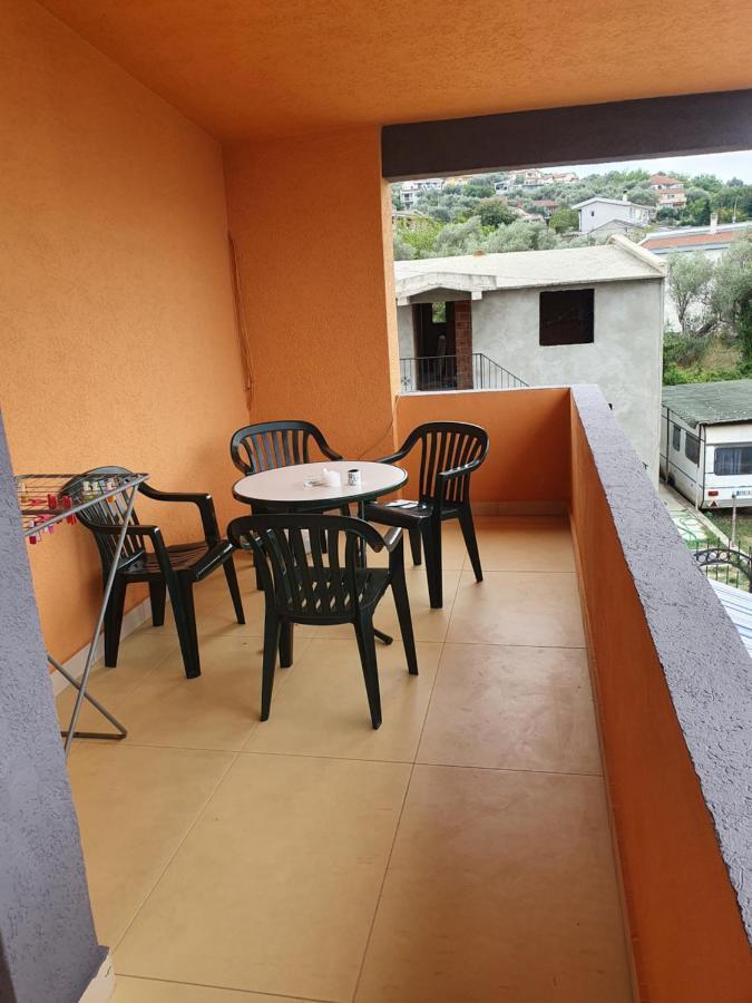Apartmen Kuca Za Odmor I Familiju Bar Exterior foto